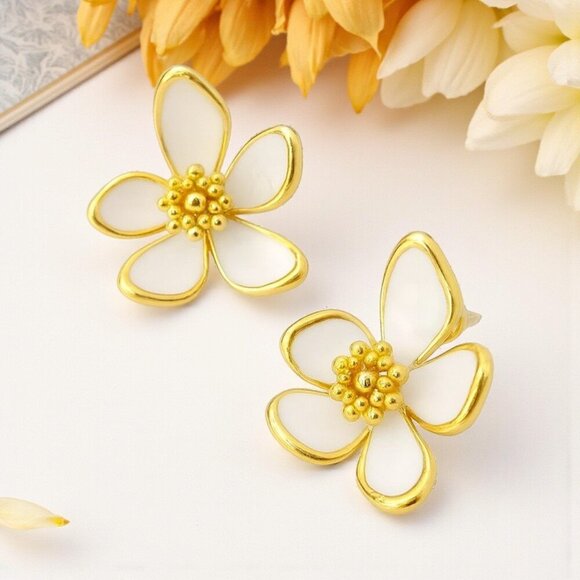 🆕️Chic Blossom Bling: 14K Gold Plated Camelia Cute Dainty Stud Earrings 🌸✨ - Picture 12 of 12